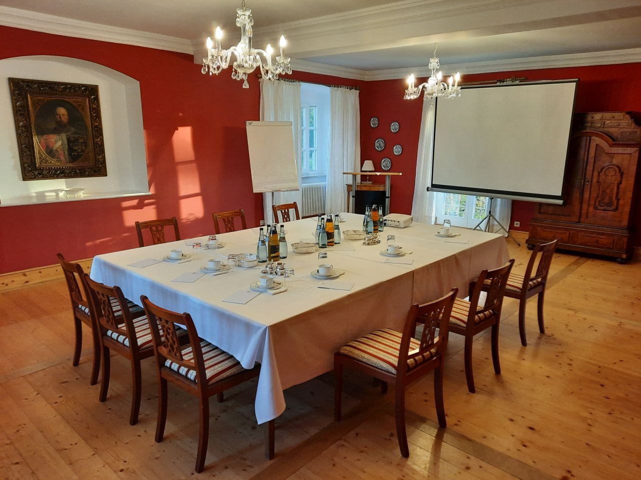 Tagungstisch_Roter_Salon